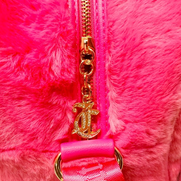 Juicy Couture Los Angeles NWT Juicy Hot Pink Faux Fur Weekend Travel Bag (P064) - Picture 12 of 12